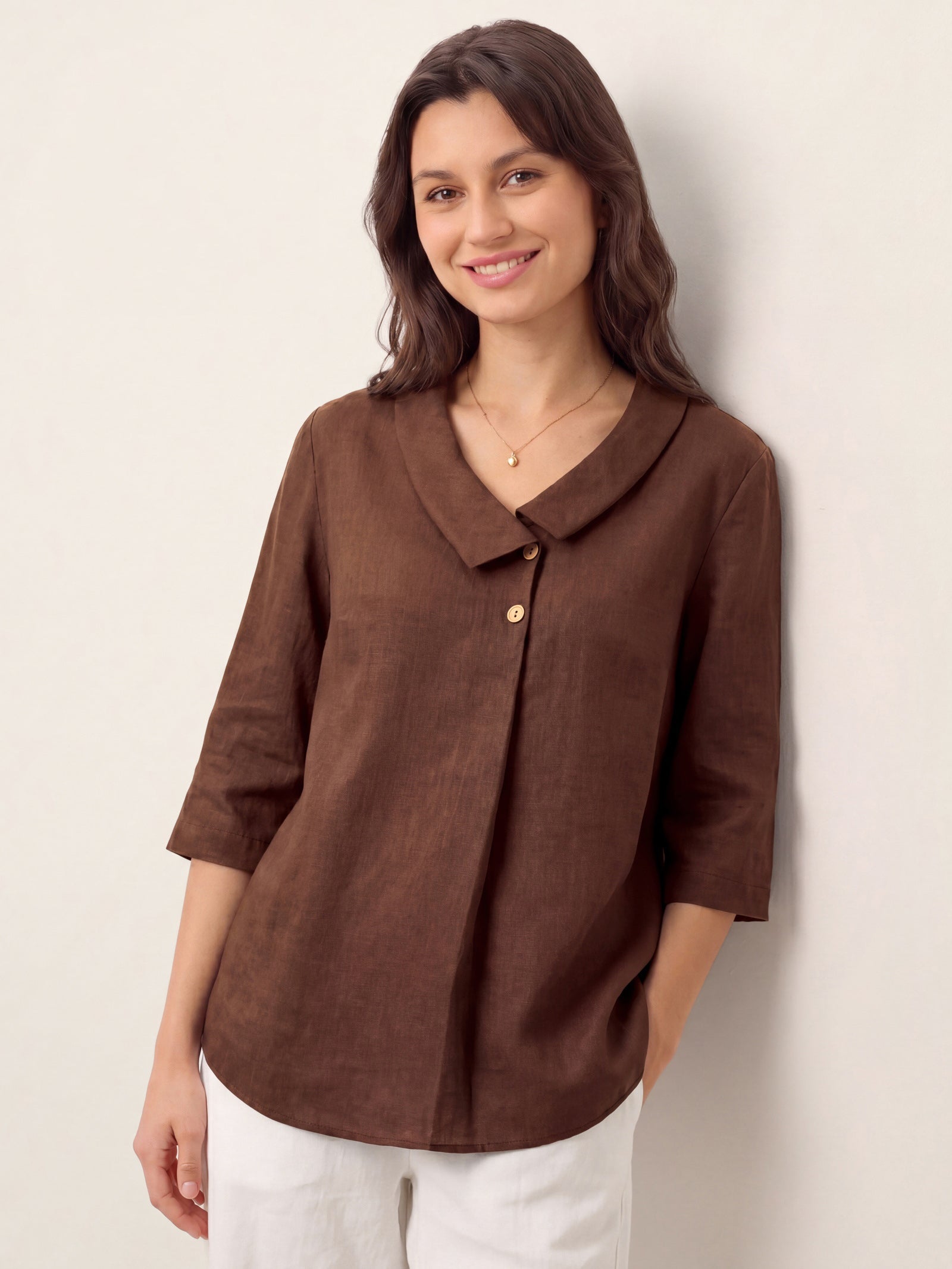 Haut en lin 100 % à col asymétrique et pli inversé OTTILIE