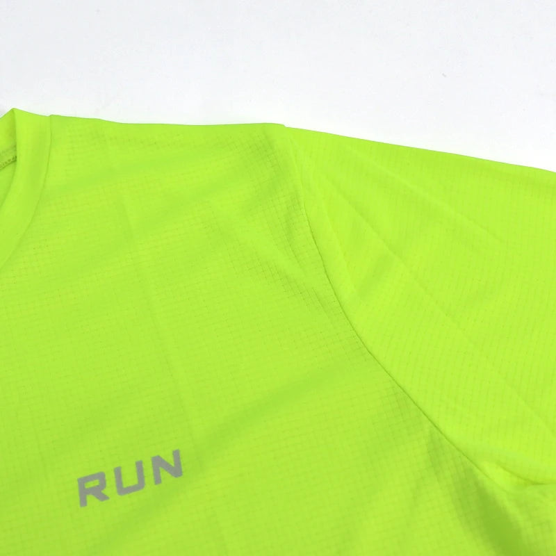 Summer Men Ice Silk t Shirt Short Sleeve t-Shirt Breathable Casual Tops Shirts Quick Dry Running Gym t-Shirts For Men Clothing